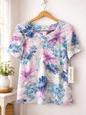NEW Alfred Dunner PM Floral Short Sleeve Top – Soft & Lightweight